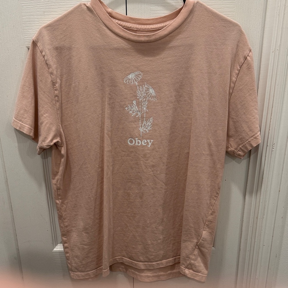 Women’s pink Obey graphic tee